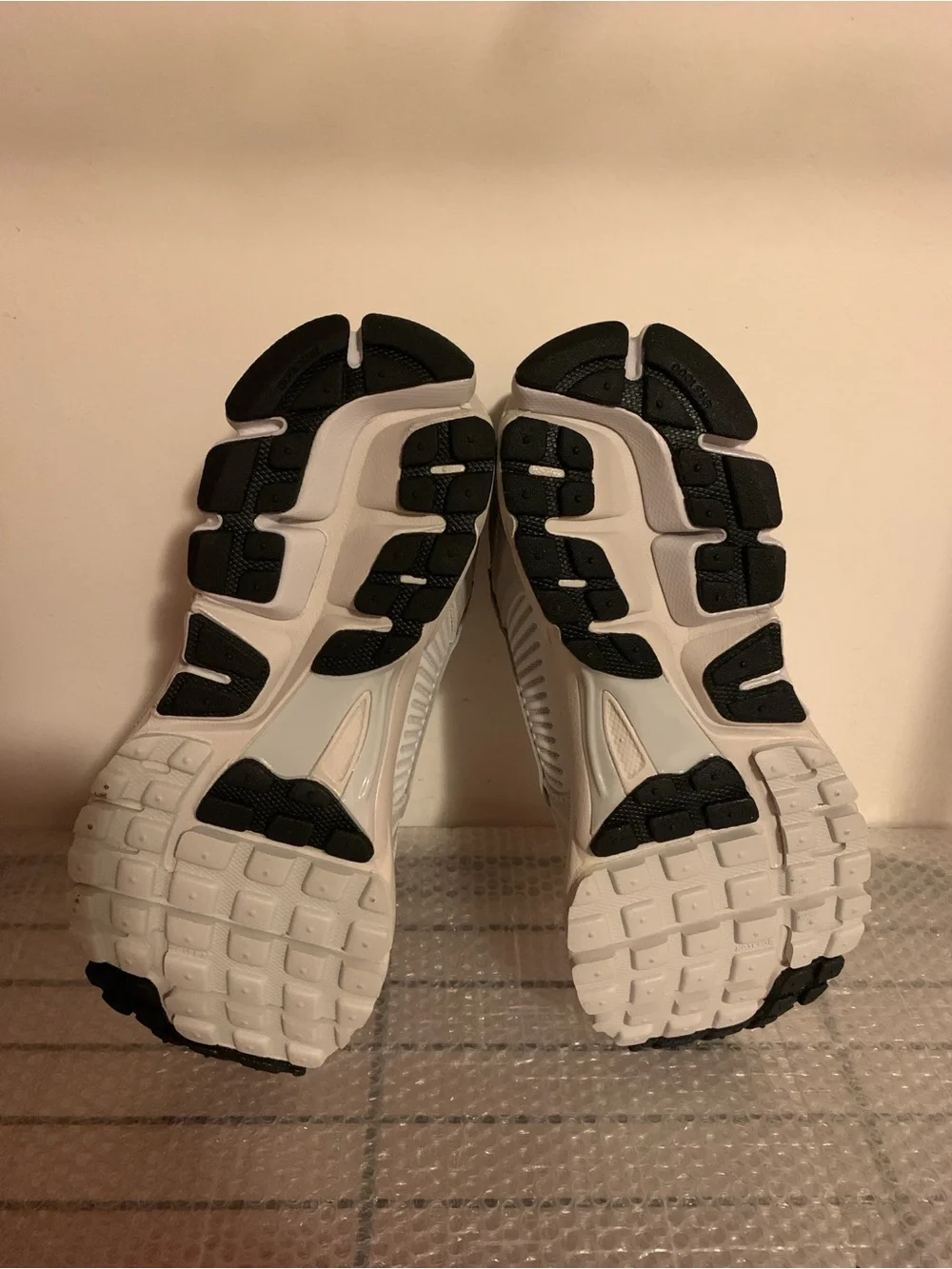 Nike Women's Air Zoom Vomero 5 White Vast Grey FQ7079-100 - Women’s Size 8